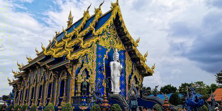 Wat Rong Suea Ten - Blue Temple - Chiang Rai