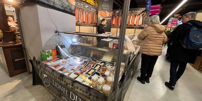 commerçant vente de saumon, banque froide