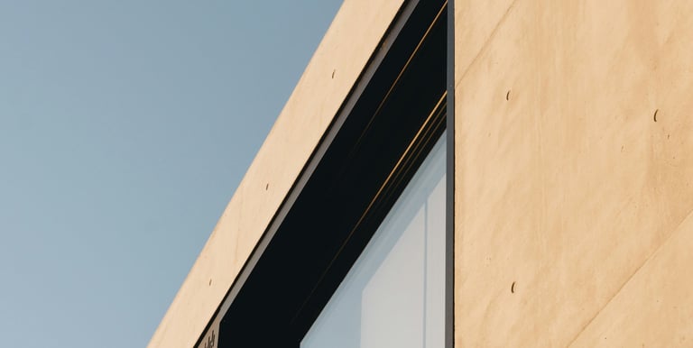 Ventana de aluminio de alta calidad en edificio de concreto