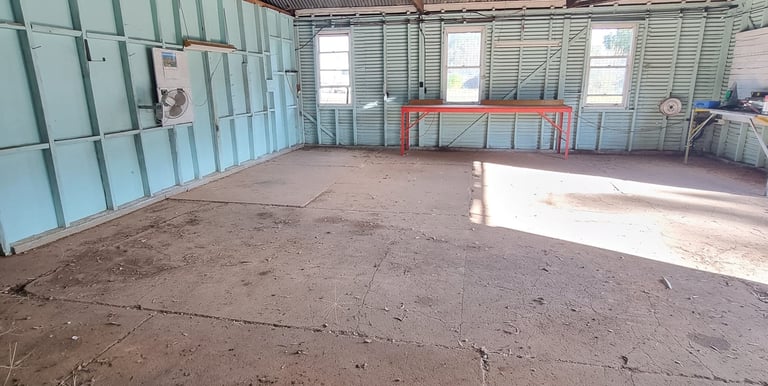 Waitara house rubbish clearing