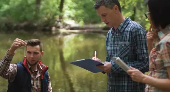 A Âmbito Ambiental, comprometida com a conservação, oferece soluções que cuidam do planeta, tanto ho