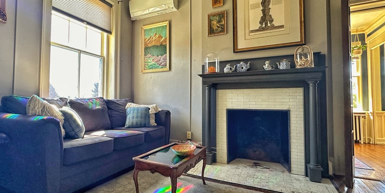 living room with fireplace 2123 rivermont apartments