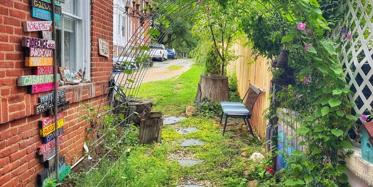 garden path at 2123 rivermont apartments