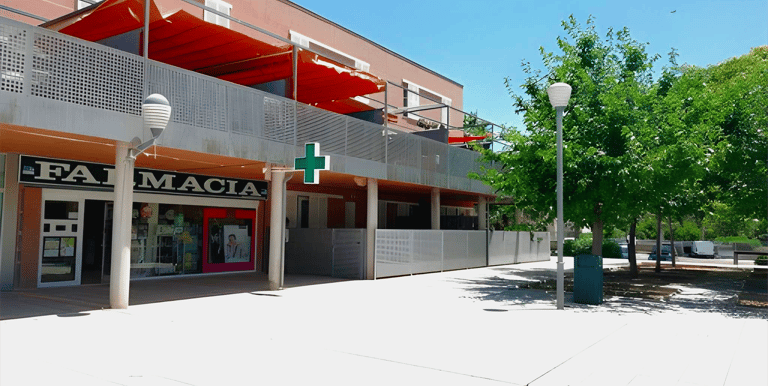 Fachada de la farmacia Gomila