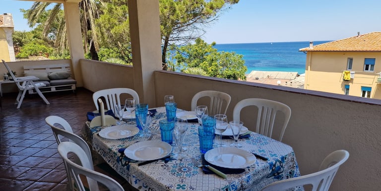 tavolo per cene in terrazza