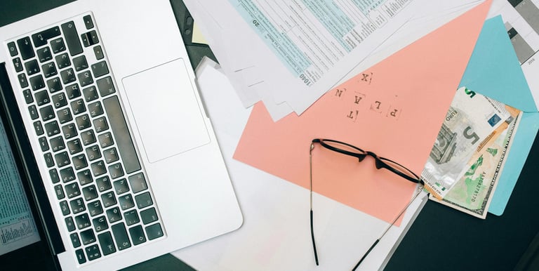 Stratégie digitale et gestion financière pour auto-entrepreneurs en pleine croissance.
