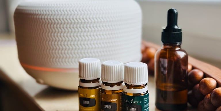 Ein Diffusor und Aromaöle