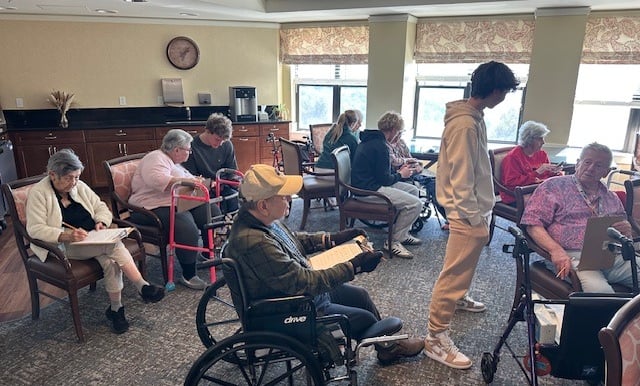tech support sessions enhance seniors' confidence with technology