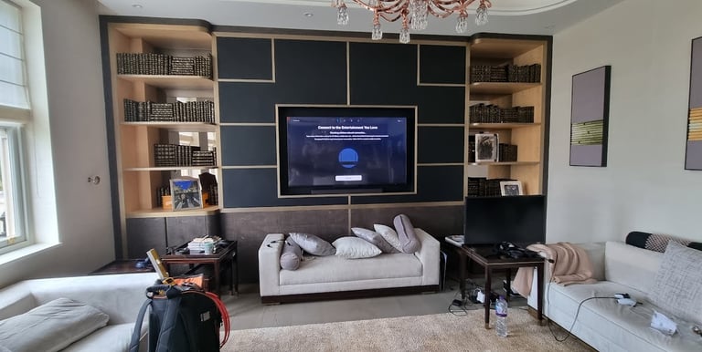 MountMyTV - Samsung 55" TV & custom built media wall