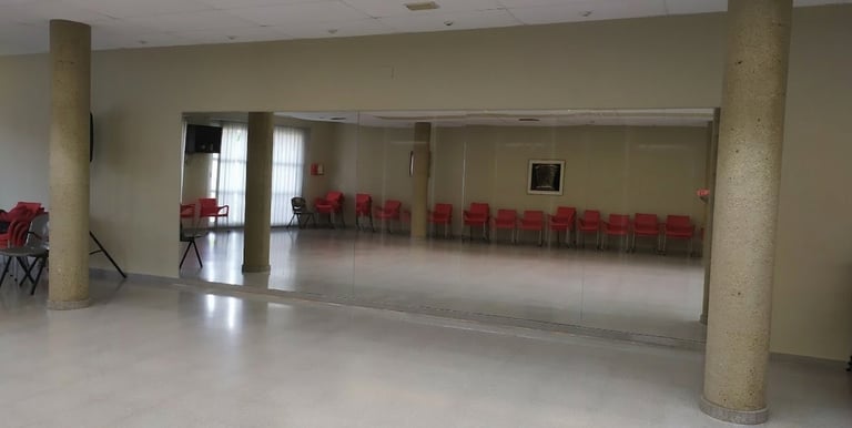 Espejos de gran formato y cristalería decorativa a medida en la provincia de Valencia.