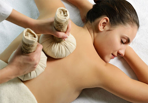 Masaje pindas aromáticas.