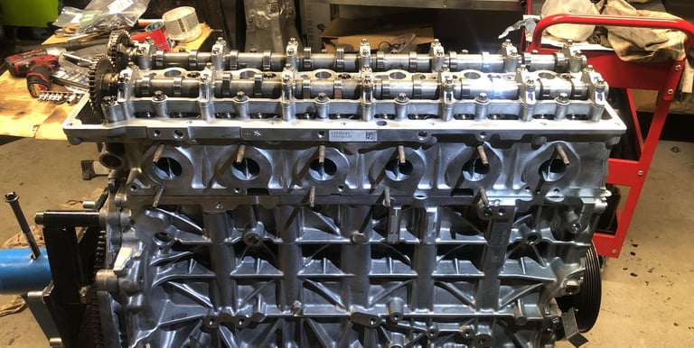 an Enlab Porsche engine with a large engine and a large engine