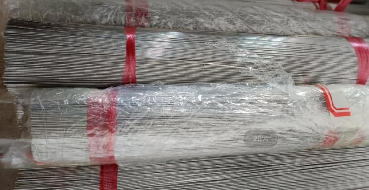 Hollow glass equalizing capillary