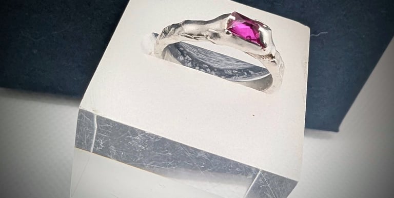 Silver organic ring with CZ stone 