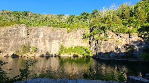 Chattanooga - Quarry filled with water, no swimming at Greenway Farms Park
