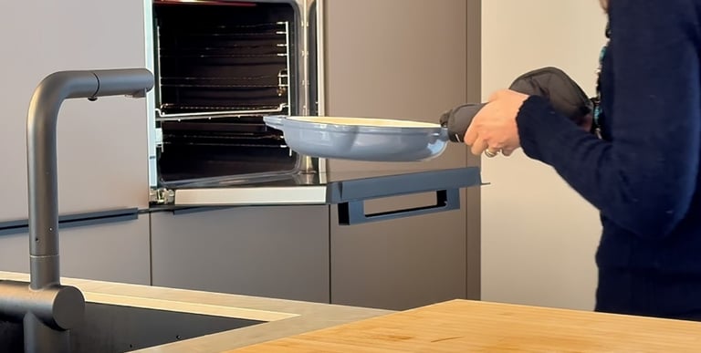 Preheat the baking pan 5 minutes in the oven