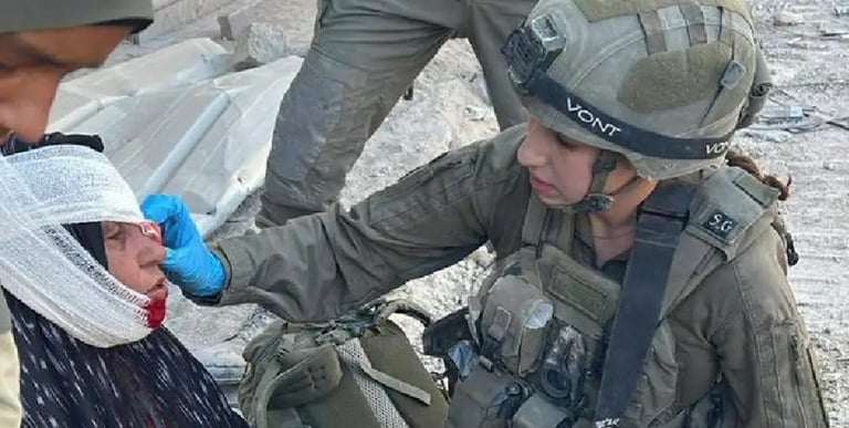 Paramédica atende  moradores de gaza