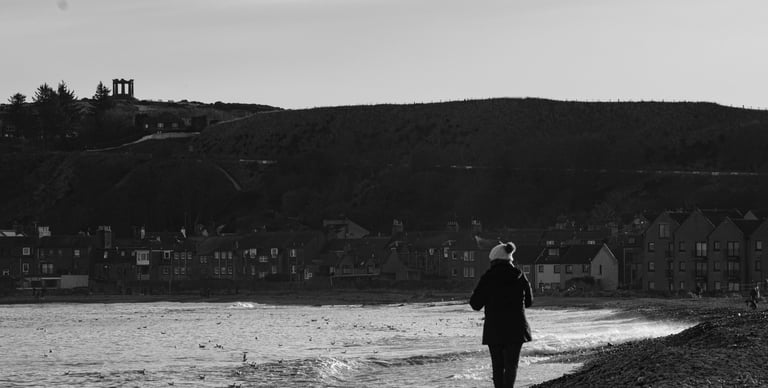 A monochromatic scenic view of Stonehaven