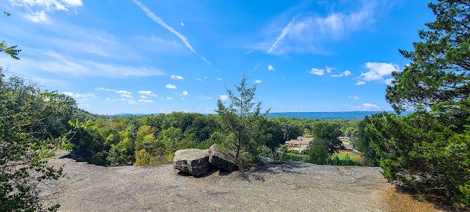 Greenway Park, Chattanooga - view at the top of the trail to the Quarry