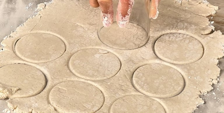 Cut the dough into circles of your preferred size