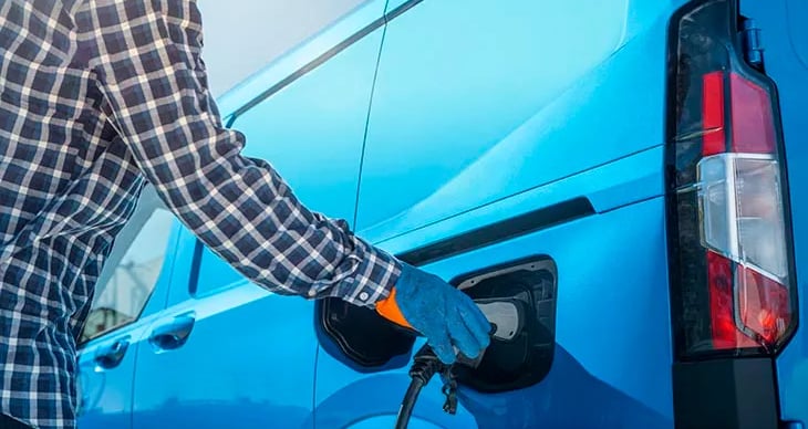 Cargando Furgones Eléctricos