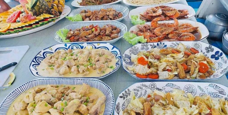 Dinner 3D2N El Nido Coron Expedition