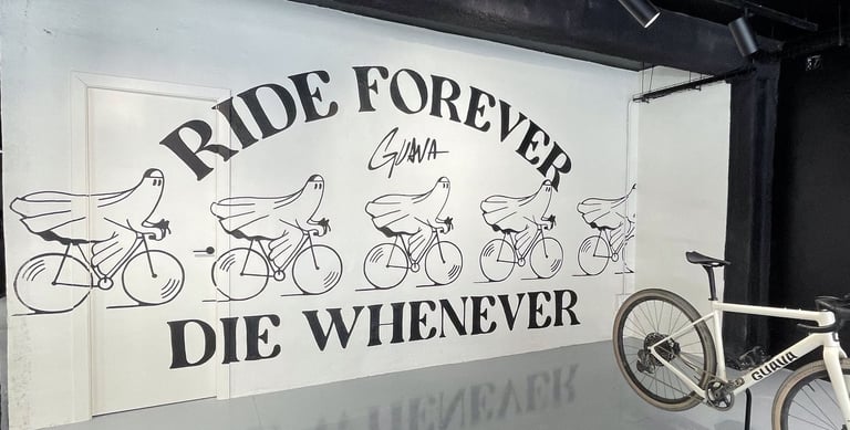 mural corporativo en una tienda conocida de bicicletas