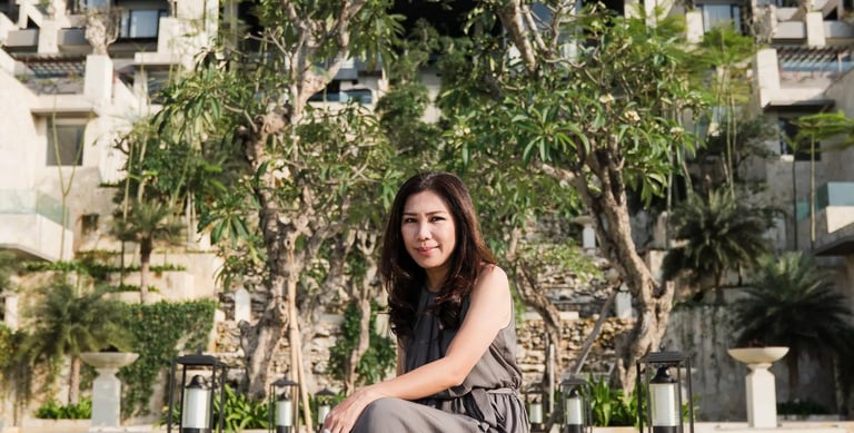 sitting portrait at apurva kempinski bali nusa dua