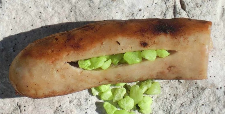 Wurst mit Giftköder