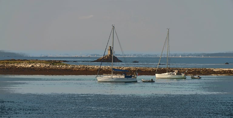 Vue des Glénan, dans le guide de tourisme nautique