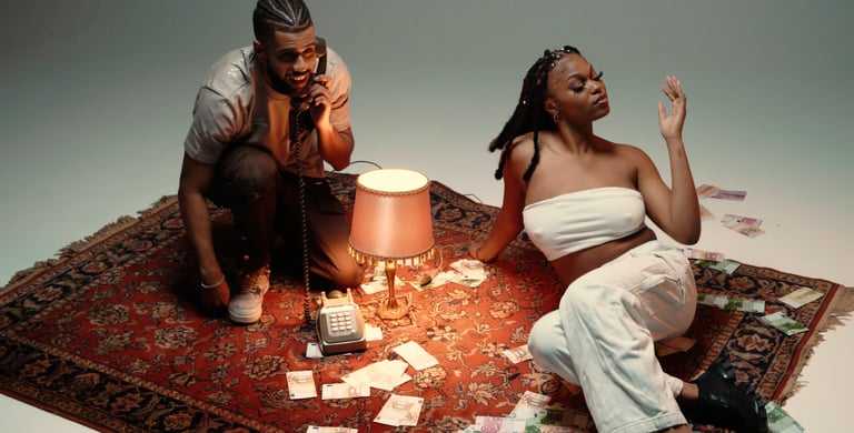 clip de tshanda et noah lunsi sur cyclorama fond blanc en studio en ile de france