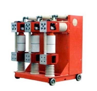 Vacuum circuit breaker