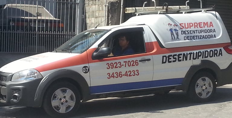 automóvel da empresa desentupidora rapido no brooklin