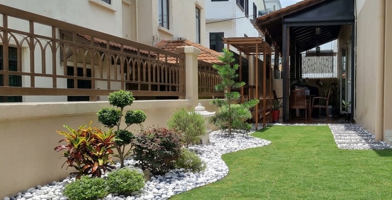 Side garden with stone landscaping and timber pergola – Yie Yang Landscape, Malaysia