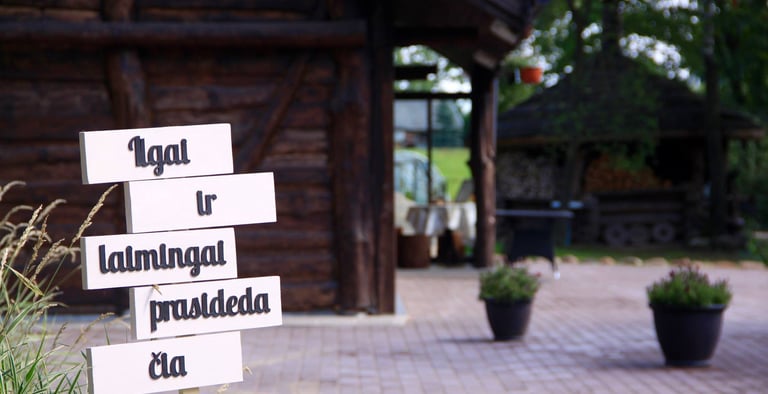 sodyba jonava vestuves nuoma zenklas ilgai ir laimingai prasideda cia