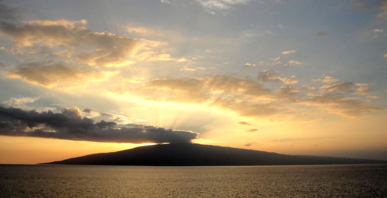 foto da vista do navio navegando por hilo no havai