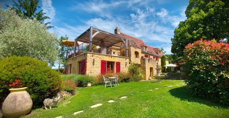 Ancienne ferme rénovée en gîtes de charme