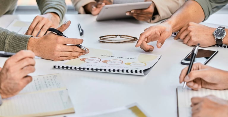 Accompagnement statuts et formalités légales par expert-comptable service juridique