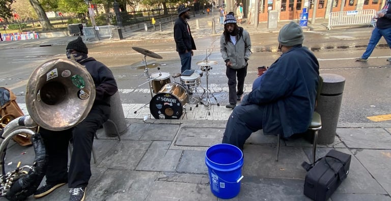 Music outside Cafe Du Monde