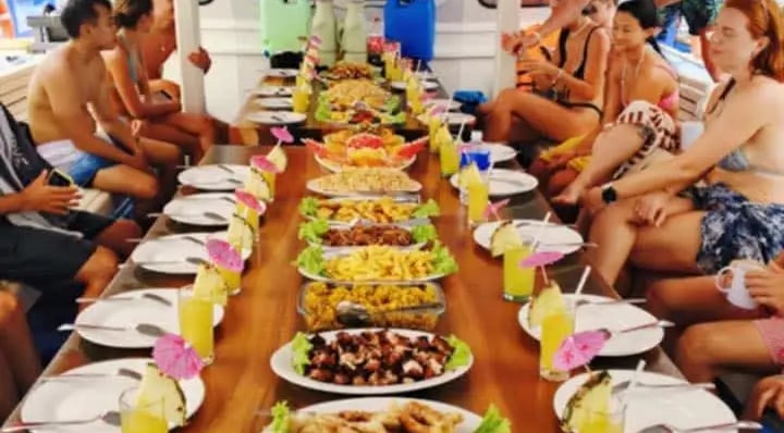 Dinner 3D2N El Nido Coron Expedition