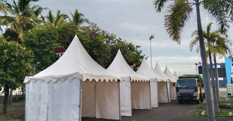 5 unit tenda sarnafil berukuran 4x4meter baru selesai di pasang