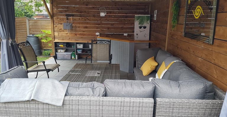 Garden Pub Pergola Bar Porcelain Patio - Hornchurch Upminster Romford Brentwood