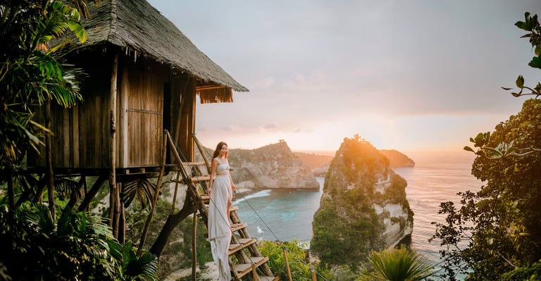 Sunrise landscape view from Rumah Pohon Nusa Penida Bali overlooking the coastline