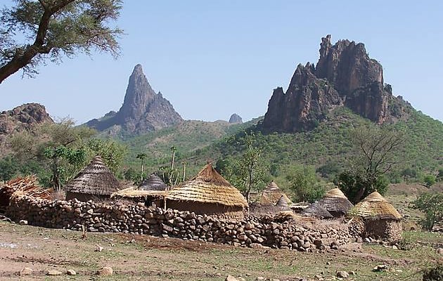 Village pittoresque au pied des monts rhumsiki