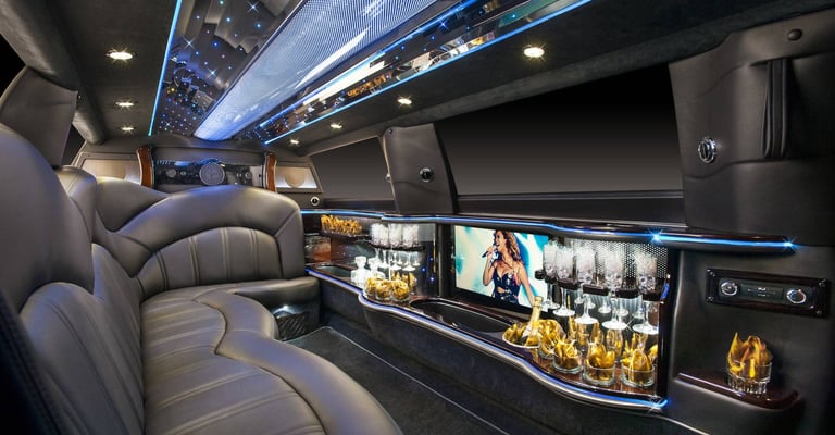 Lincoln MKT limo fro 8-10 passengers, for special events, Airport transfers, nightouts in NJ, NY, MA