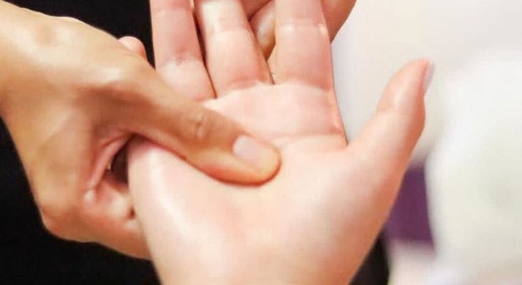 Massage des mains - Medi Kiss Dermaclinic Bruxelles