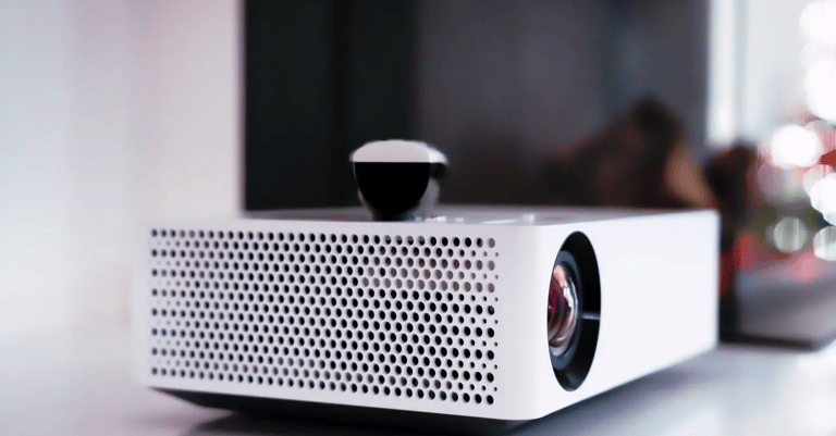 proyector blanco para cine en casa