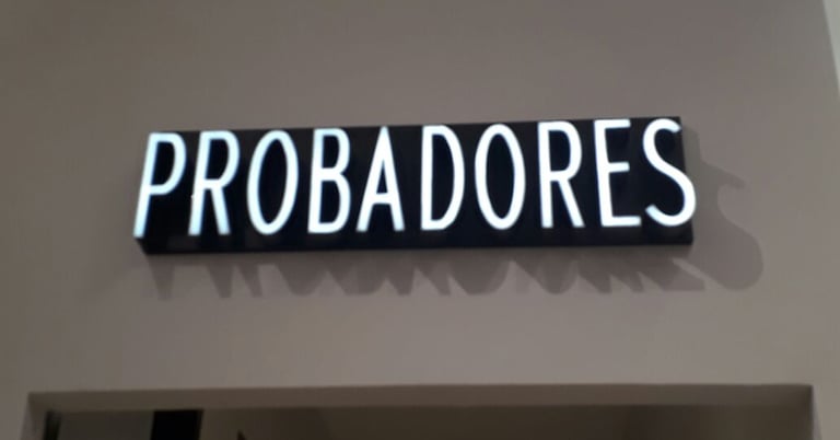 materiales para logotipos 3D, acrílico con iluminación LED