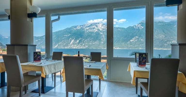 3⭐️ Hotel Cristina
