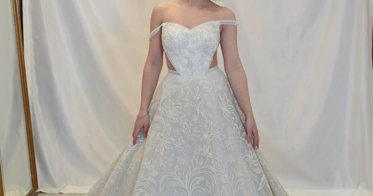 Gelinlik modellerimizde büyük indirimler sizleri bekliyor